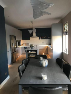 Ultra Stylish furnished Home in Edinburgh